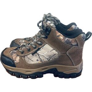 Game Winner Waterproof Boots - Brown Camo EUC